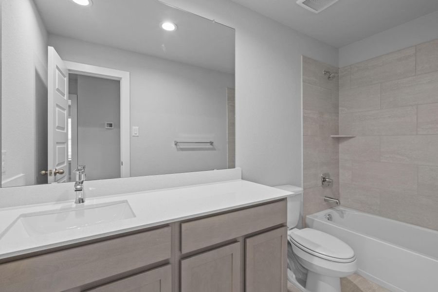 Furnished interior view inside a new home in Huntington Place, Rosharon (Image 7). Furnished interior view inside a new home in Huntington Place, Rosharon (Image 7).