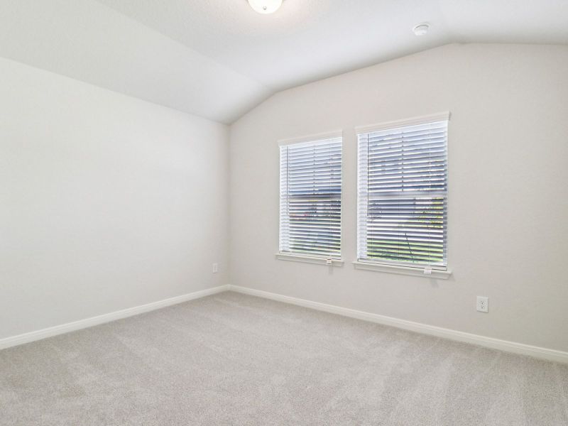 Spacious, unfurnished interior of a new home in Estancia Ranch - Classic Series, San Antonio (Image 25).