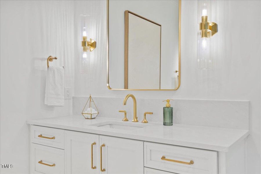 055-2A1A8335 055-2A1A8335