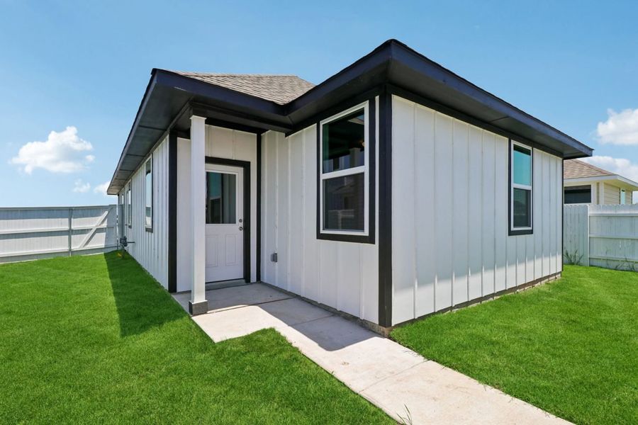 Exterior details and patio area of a home in Harvest Ridge, Elgin (Image 3). Exterior details and patio area of a home in Harvest Ridge, Elgin (Image 3).