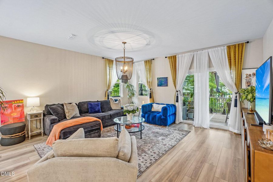 8-web-or-mls-Emmer St-S1205-008