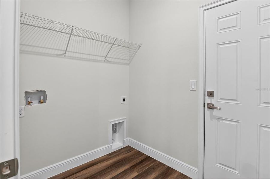 Spacious, unfurnished interior of a new home in , Citrus Springs (Image 24).