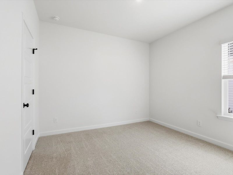 Spacious, unfurnished interior of a new home in Crown Pointe, Georgetown (Image 13).
