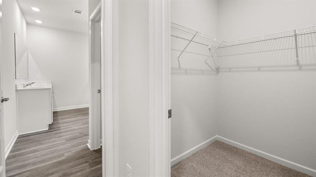 Spacious, unfurnished interior of a new home in Lost Creek, Dallas (Image 24).