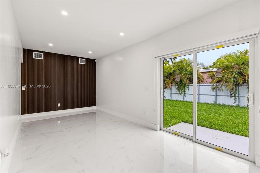 Spacious, unfurnished interior of a new home in , Miami (Image 23).