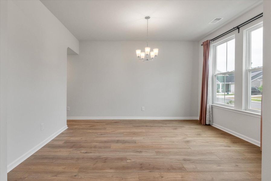 Spacious, unfurnished interior of a new home in Sweetgrass at Summers Corner, Summerville (Image 25).