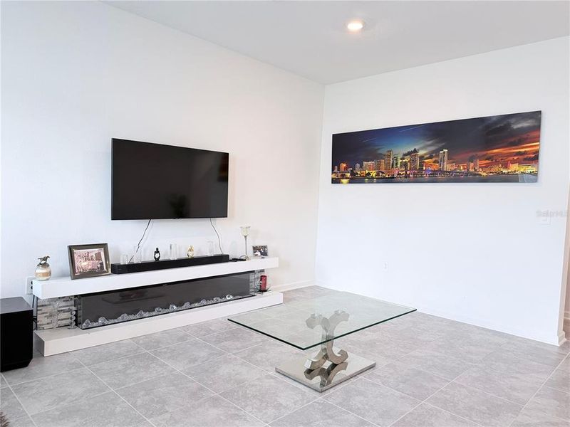 Furnished interior view inside a new home in , Davenport (Image 12).