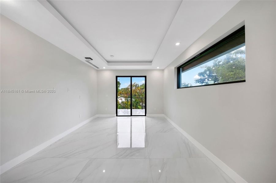 Spacious, unfurnished interior of a new home in , Fort Lauderdale (Image 60). Spacious, unfurnished interior of a new home in , Fort Lauderdale (Image 60).