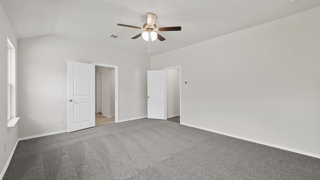 Spacious, unfurnished interior of a new home in Wildwood, Royse City (Image 33).