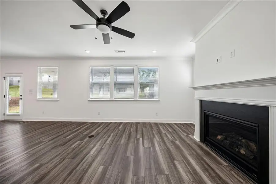 Spacious, unfurnished interior of a new home in Auburn Glen, Dacula (Image 18).