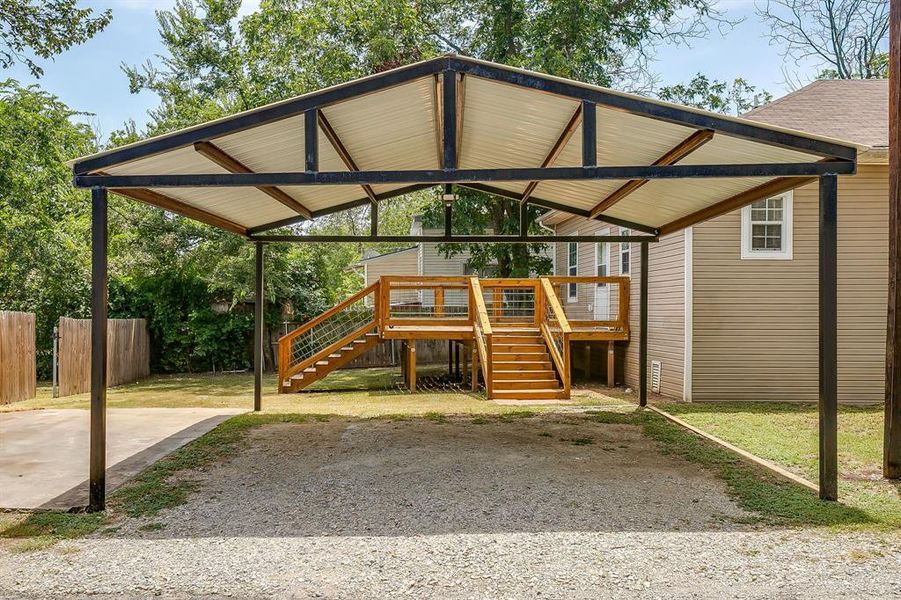 Exterior details and patio area of a home in , Mineral Wells (Image 27).