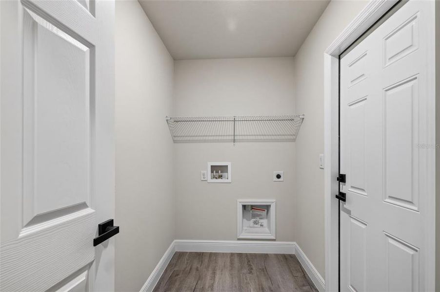 Spacious, unfurnished interior of a new home in , Dunnellon (Image 33).