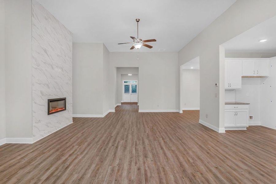 Spacious, unfurnished interior of a new home in , Haddock (Image 43).