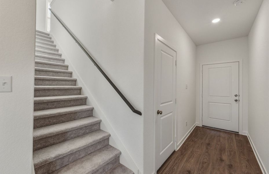 Spacious, unfurnished interior of a new home in Sonterra, Jarrell (Image 16).