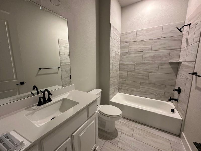 Furnished interior view inside a new home in Eagle Ridge Estates, Weatherford (Image 8). Furnished interior view inside a new home in Eagle Ridge Estates, Weatherford (Image 8).