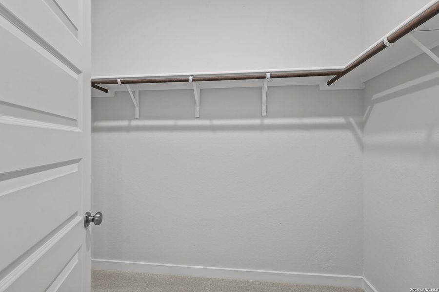Spacious, unfurnished interior of a new home in Rosemont Hill, San Antonio (Image 28).