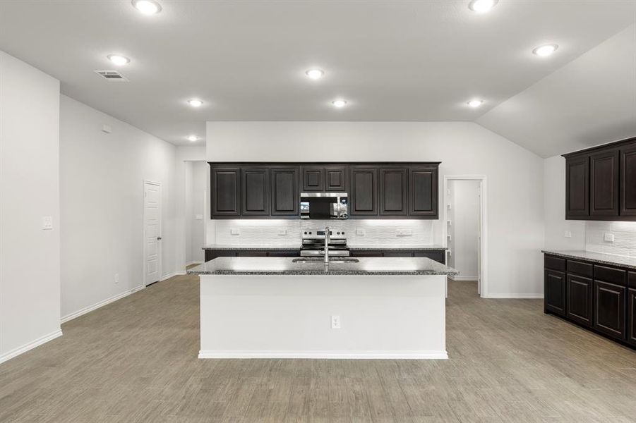 08. 1120 Rushing - Kitchen