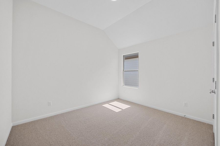 Spacious, unfurnished interior of a new home in Trinity Ranch, Elgin (Image 24).
