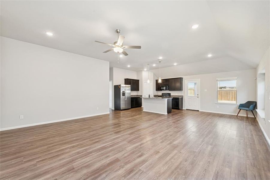 Spacious, unfurnished interior of a new home in Light Farms - Sweetwater, Celina (Image 15).