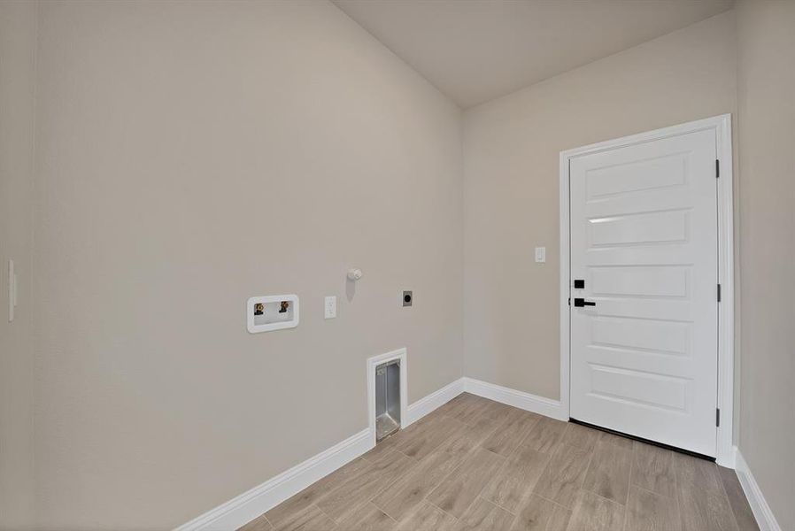 Spacious, unfurnished interior of a new home in , Runaway Bay (Image 28). Spacious, unfurnished interior of a new home in , Runaway Bay (Image 28).