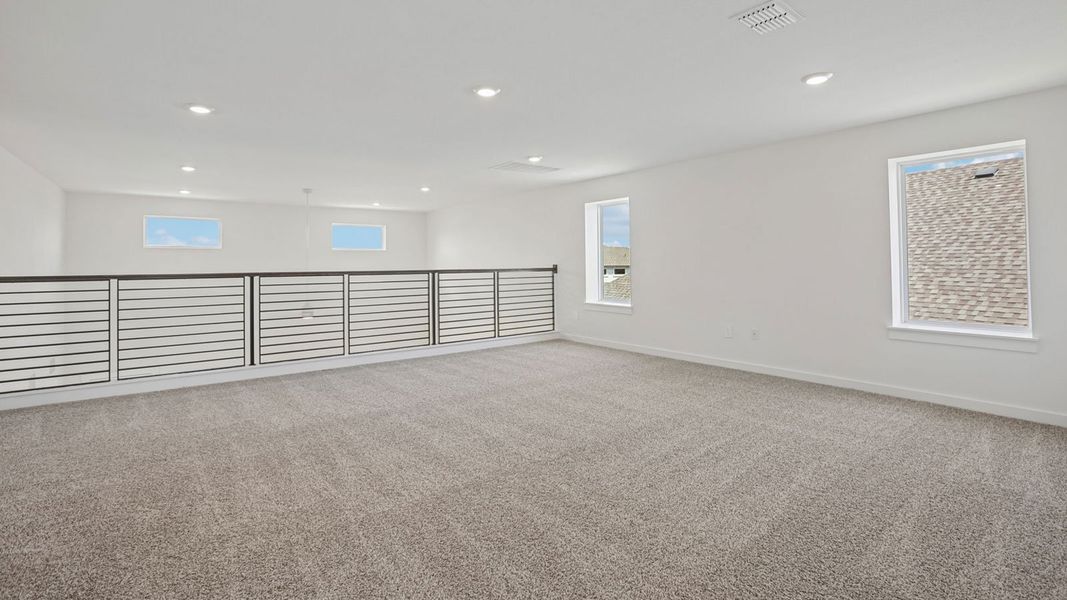 Spacious, unfurnished interior of a new home in Rosenbusch Ranch, Leander (Image 36).