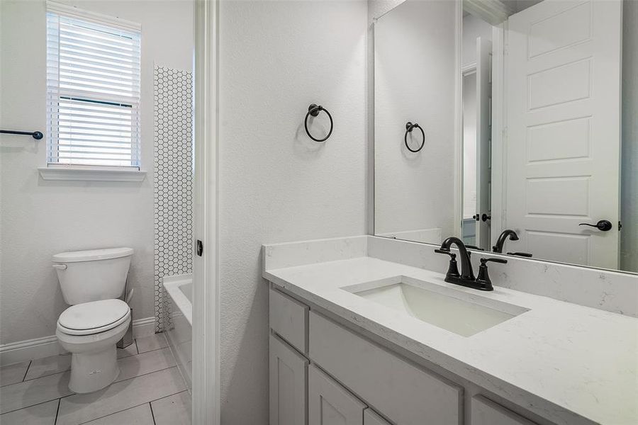 Furnished interior view inside a new home in , Van Alstyne (Image 28).