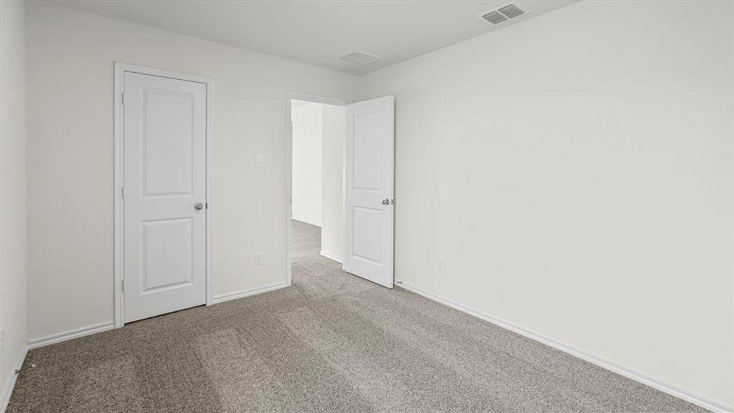 Spacious, unfurnished interior of a new home in Creekside Ranch, Blue Ridge (Image 16).