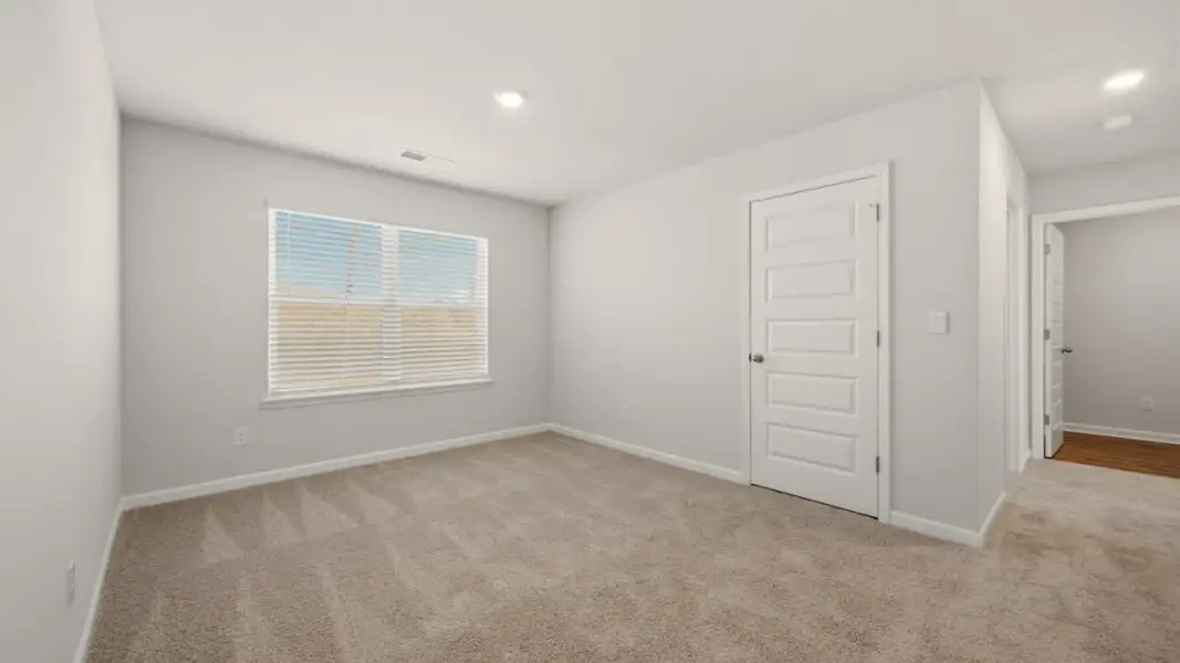 Spacious, unfurnished interior of a new home in Kingston Ranch at Lake Oconee, Buckhead (Image 21). Spacious, unfurnished interior of a new home in Kingston Ranch at Lake Oconee, Buckhead (Image 21).