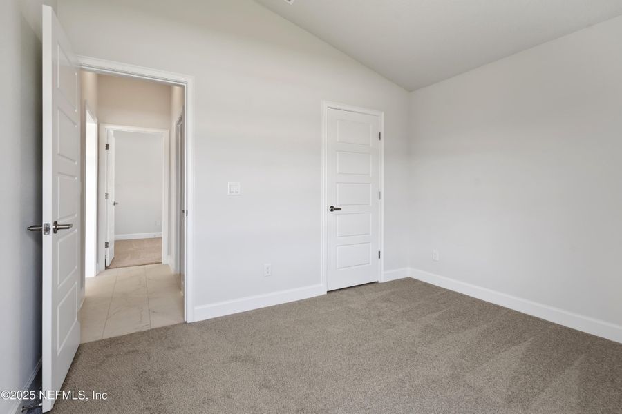 Spacious, unfurnished interior of a new home in Summerglen, Jacksonville (Image 18).