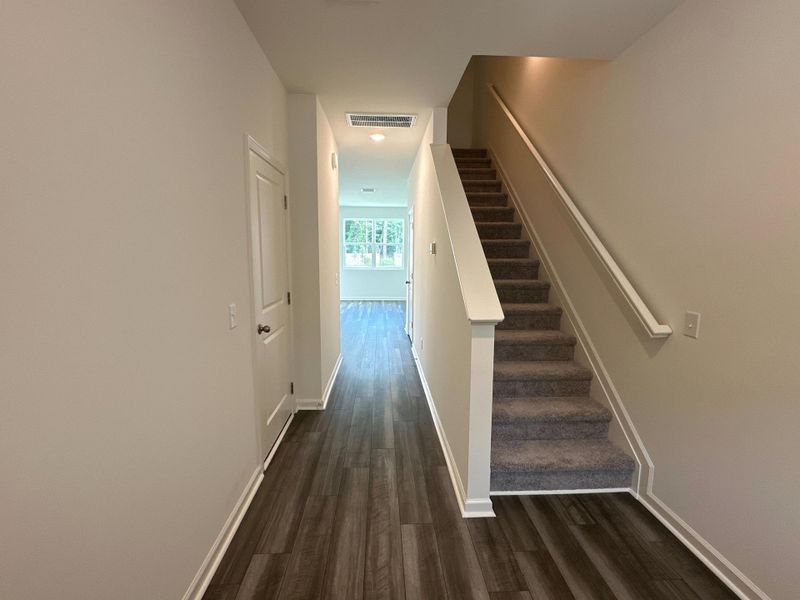 Spacious, unfurnished interior of a new home in Halstead, Moncks Corner (Image 8).