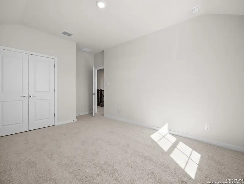 Spacious, unfurnished interior of a new home in Veranda: Classic, San Antonio (Image 12).