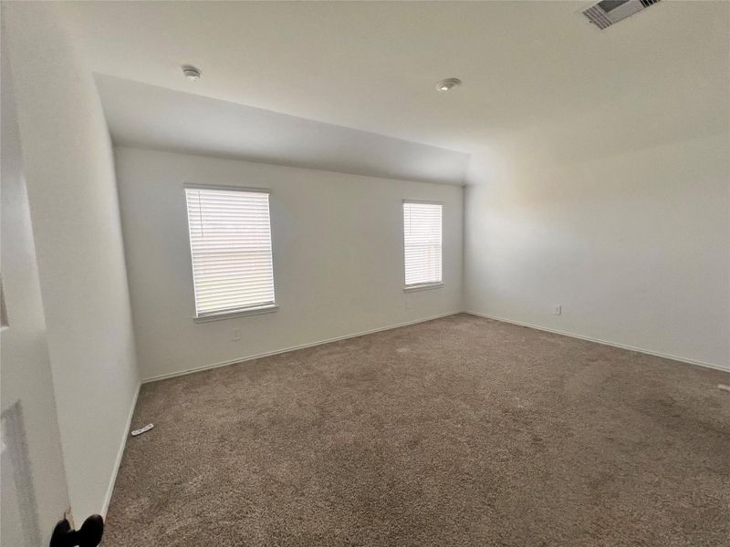 Spacious, unfurnished interior of a new home in Tamarron, Fulshear (Image 14).