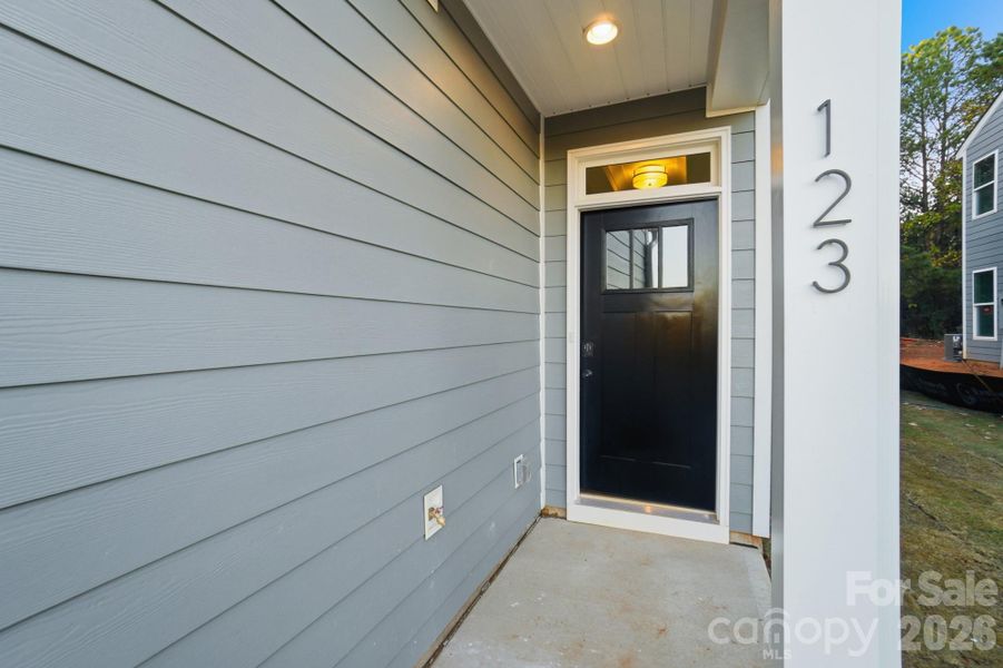 End-unit front porch