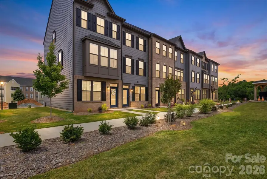Condo located in Charlotte, NC showcasing its design and architecture (Image 3). Condo located in Charlotte, NC showcasing its design and architecture (Image 3).