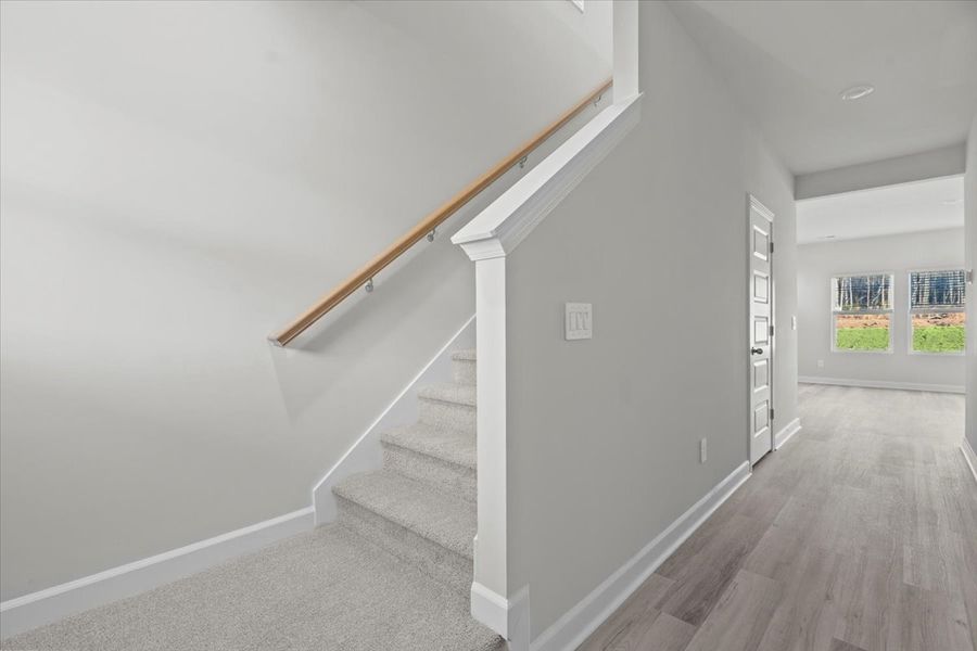 Spacious, unfurnished interior of a new home in Village at White Pine, Pendleton (Image 10).