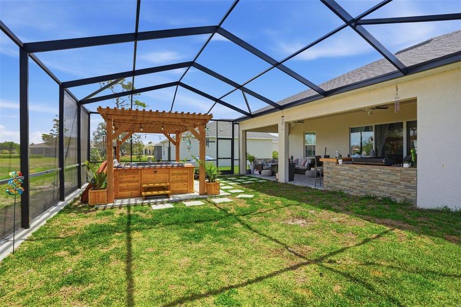 Exterior details and patio area of a home in , Weeki Wachee (Image 26).