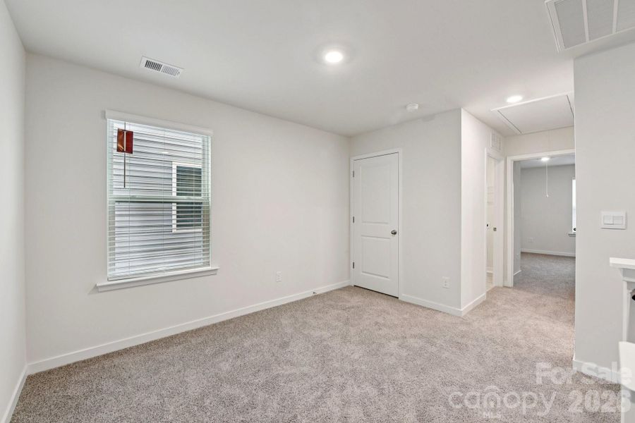 Spacious, unfurnished interior of a new home in The Hamptons at Hickory, Hickory (Image 29).