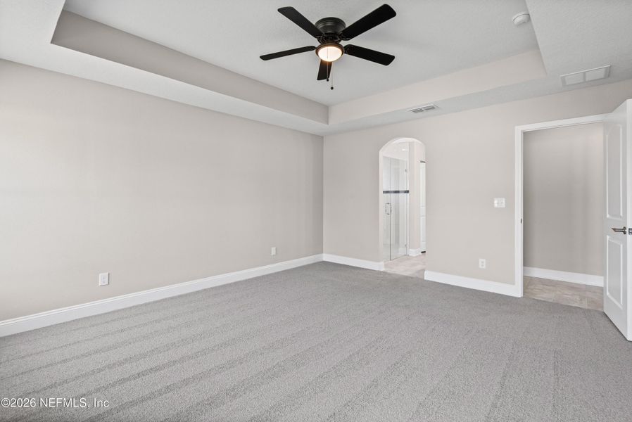 Spacious, unfurnished interior of a new home in , Jacksonville (Image 36).