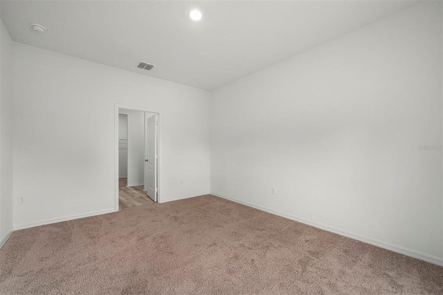 Spacious, unfurnished interior of a new home in Tula Parc, Astatula (Image 14). Spacious, unfurnished interior of a new home in Tula Parc, Astatula (Image 14).