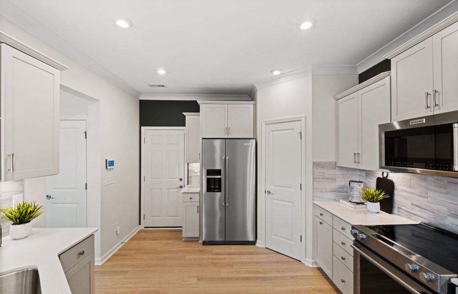 Spacious Open Kitchen Spacious Open Kitchen