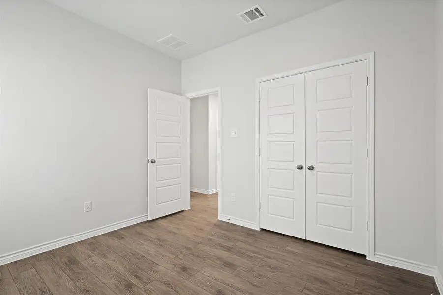 Spacious, unfurnished interior of a new home in Rocky Creek Crossing, Fort Worth (Image 34). Spacious, unfurnished interior of a new home in Rocky Creek Crossing, Fort Worth (Image 34).