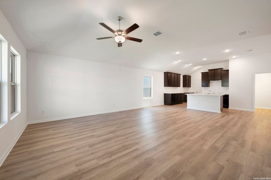 Spacious, unfurnished interior of a new home in Verano Farms, Von Ormy (Image 21). Spacious, unfurnished interior of a new home in Verano Farms, Von Ormy (Image 21).