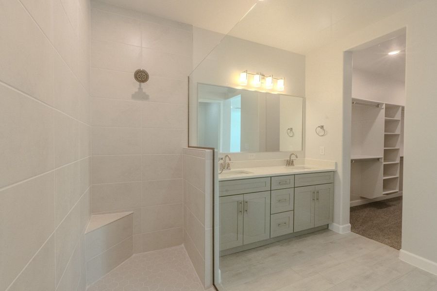 Furnished interior view inside a new home in Paseo Del Este, El Paso (Image 10).
