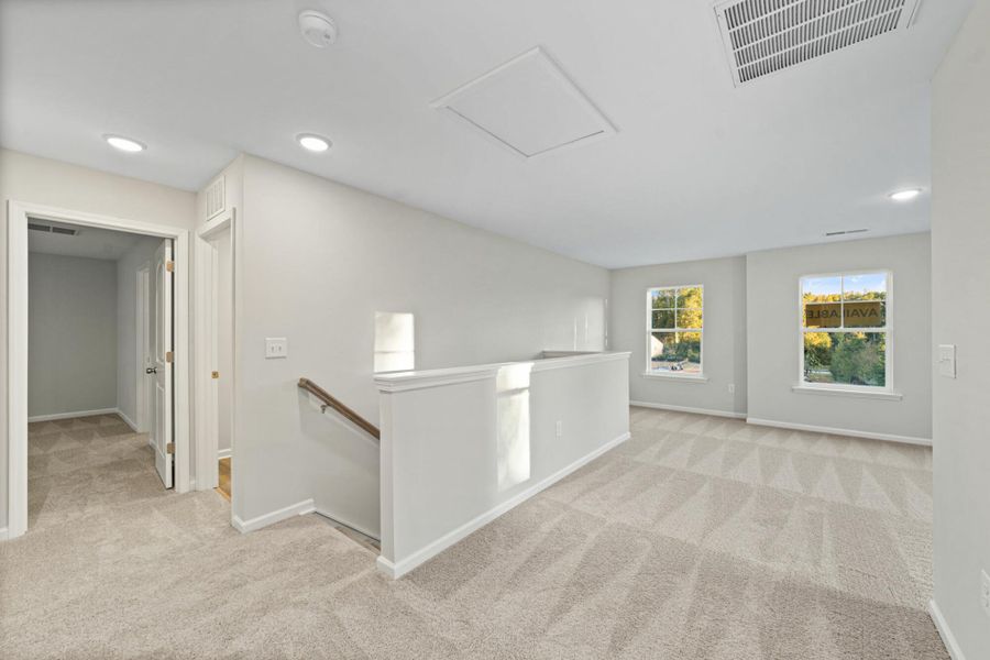 Spacious, unfurnished interior of a new home in Chandler Ridge, McLeansville (Image 28).