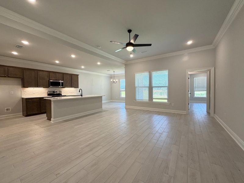 Spacious, unfurnished interior of a new home in Natureview, Freeport (Image 7).