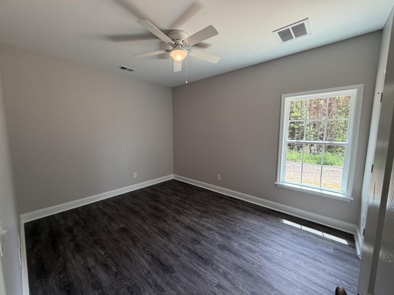 Spacious, unfurnished interior of a new home in , Walterboro (Image 18).