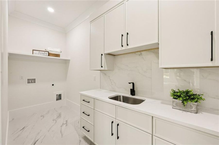 Furnished interior view inside a new home in , Grayson (Image 15).