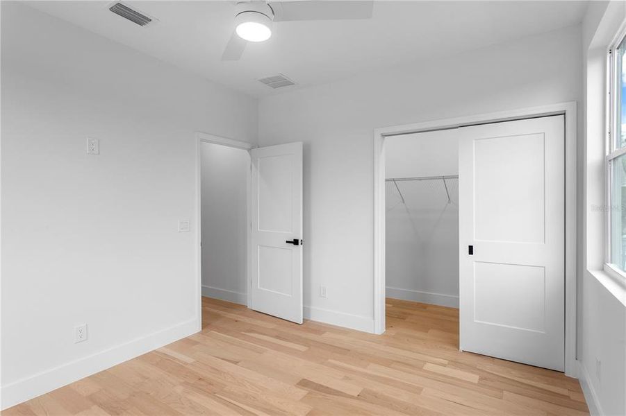 Spacious, unfurnished interior of a new home in , Tampa (Image 20).