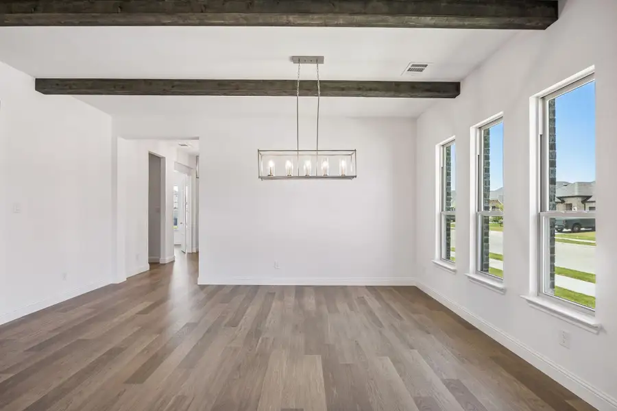 Spacious, unfurnished interior of a new home in Sheppard's Place, Waxahachie (Image 20).