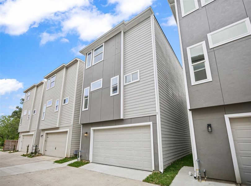 Exterior details and patio area of a home in , Houston (Image 21).